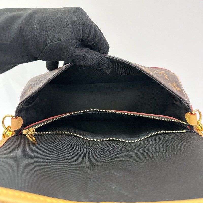 LV 老花翻蓋法棍包-12