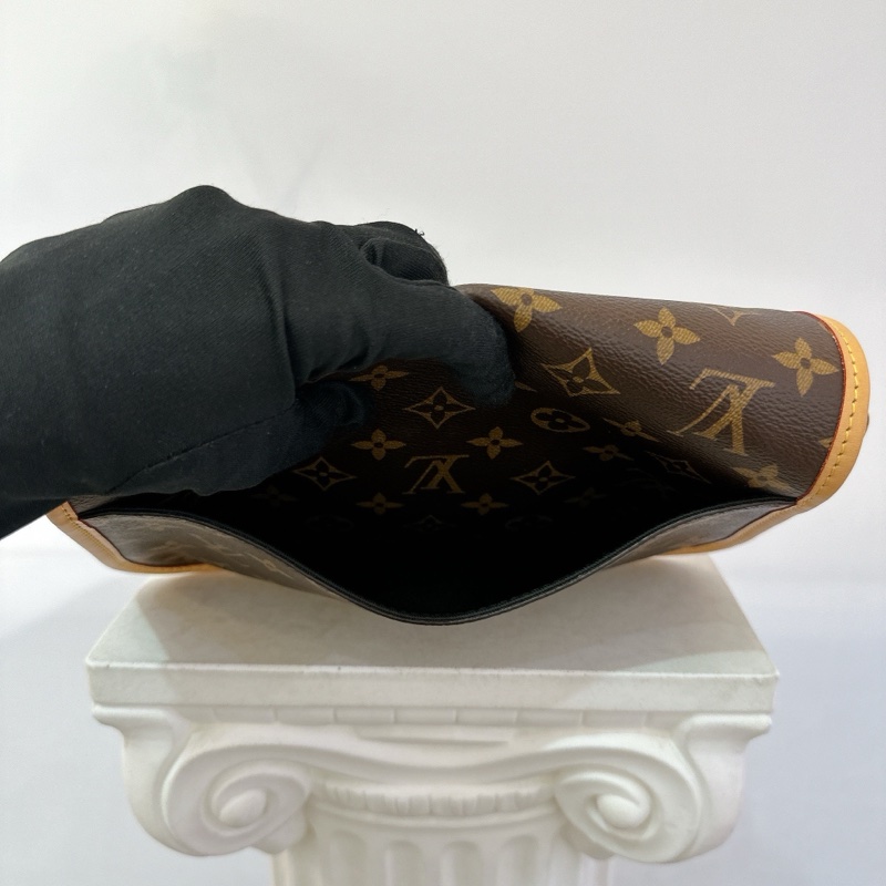 LV 老花翻蓋法棍包-14