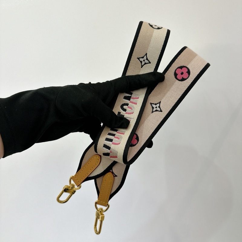 LV 老花翻蓋法棍包-21