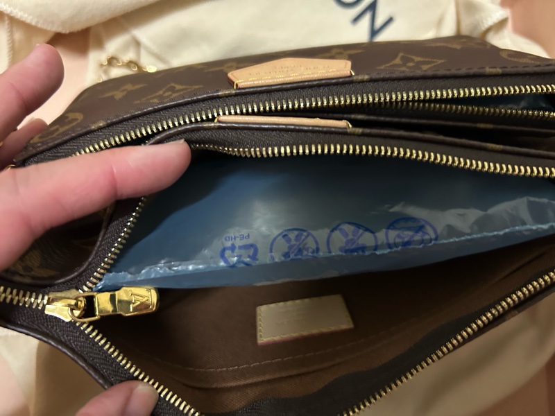 LV Louis Vuitton 路易威登 M44813 限量MULTI POCHETTE ACCESSOIRES系列寬背帶五合一斜背包(粉色)-15