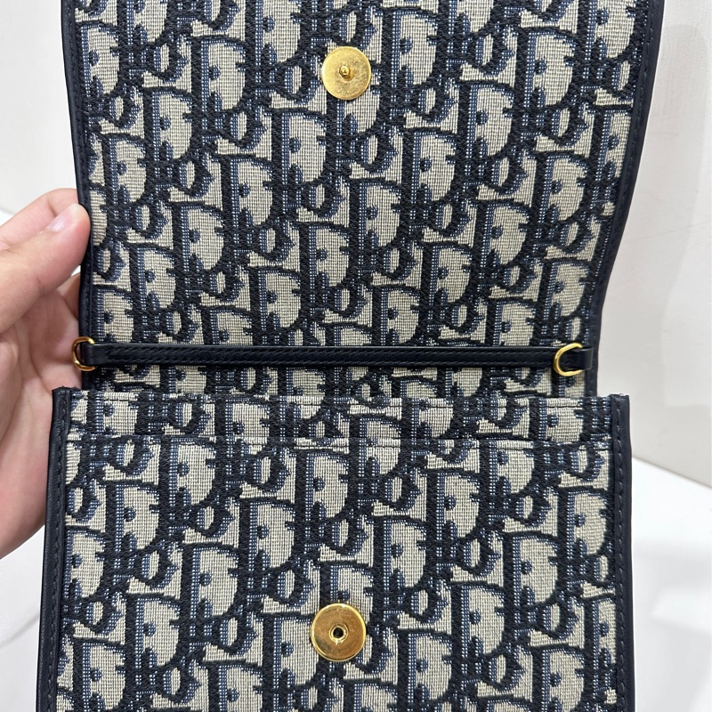 Dior Montaigne 藍緹花布woc 金釦二合一-10