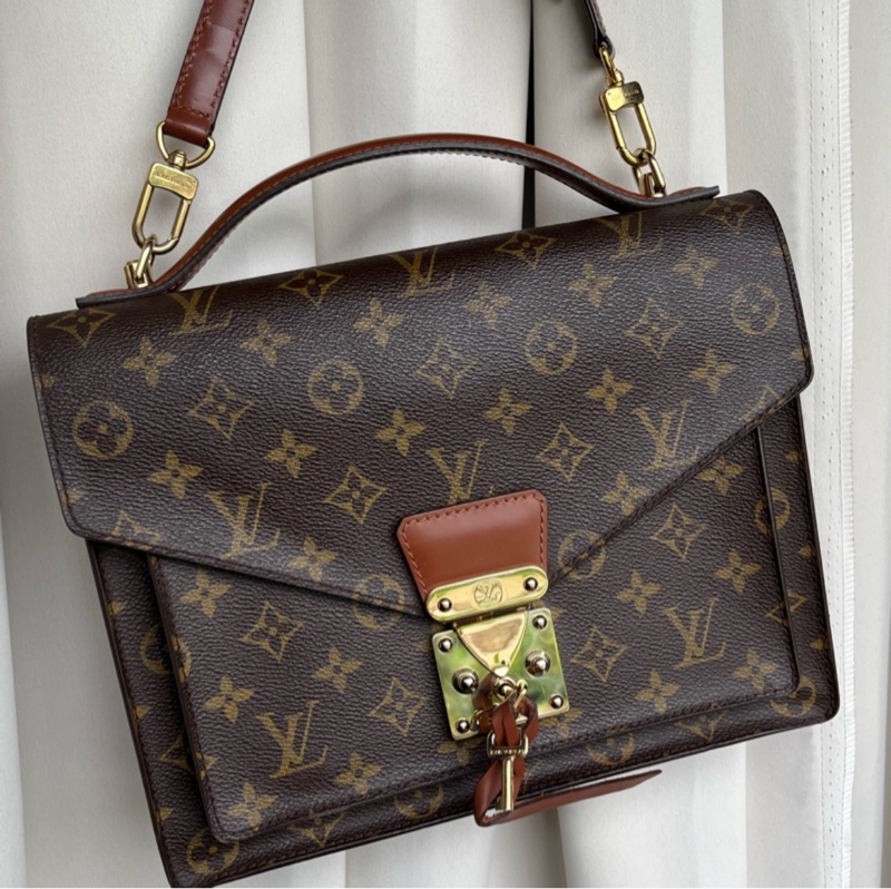 「🍖中秋檔期下殺🍖」（實品超美）LV M51185 海盜包 郵差包 肩背包 手提包 原廠背帶、原廠鑰匙🔑一隻-9