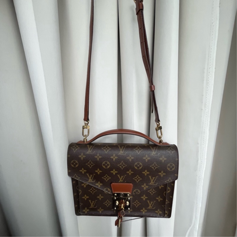 「🍖中秋檔期下殺🍖」（實品超美）LV M51185 海盜包 郵差包 肩背包 手提包 原廠背帶、原廠鑰匙🔑一隻-23