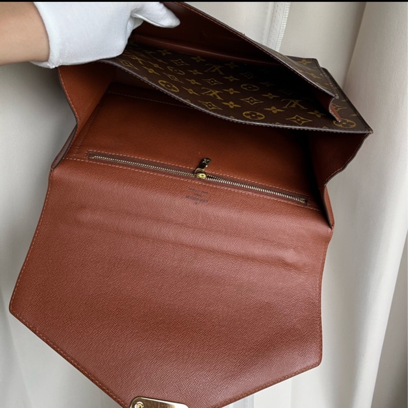 「🍖中秋檔期下殺🍖」（實品超美）LV M51185 海盜包 郵差包 肩背包 手提包 原廠背帶、原廠鑰匙🔑一隻-29