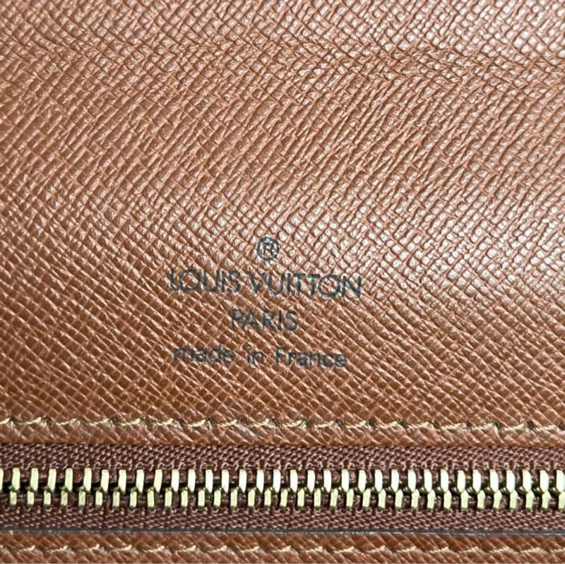 「🍖中秋檔期下殺🍖」（實品超美）LV M51185 海盜包 郵差包 肩背包 手提包 原廠背帶、原廠鑰匙🔑一隻-33