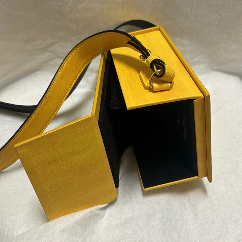 FENDI BOX 盒子包/走秀款/肩背斜跨皆可-24