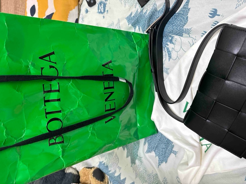 bottega veneta bv cassette 15格 黑色小牛皮銀釦 側背包-6