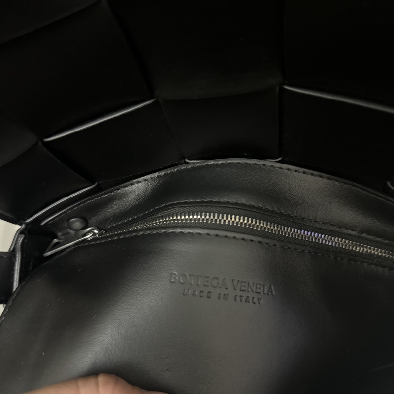 bottega veneta bv cassette 15格 黑色小牛皮銀釦 側背包-14
