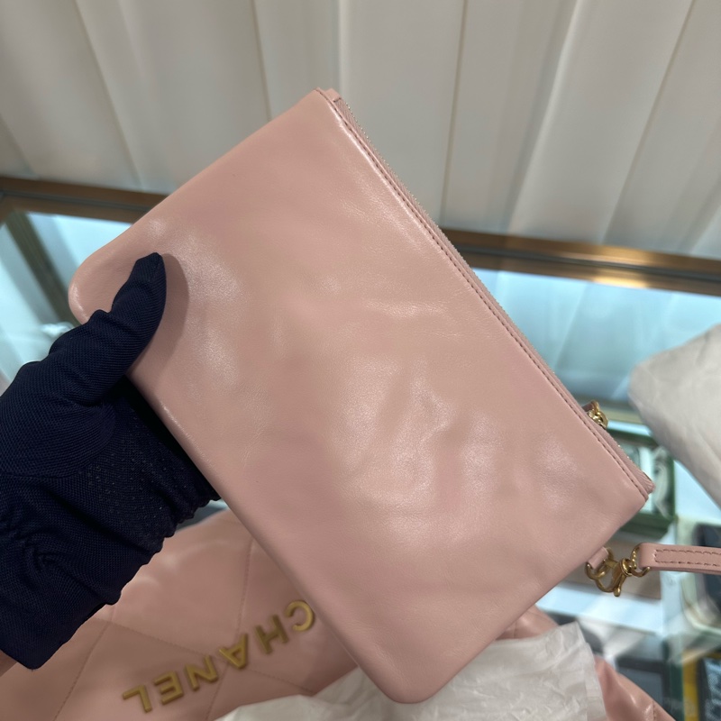 持有正貨標籤🏷️CHANEL 22 Small size 超美的奶油粉色 金扣-7