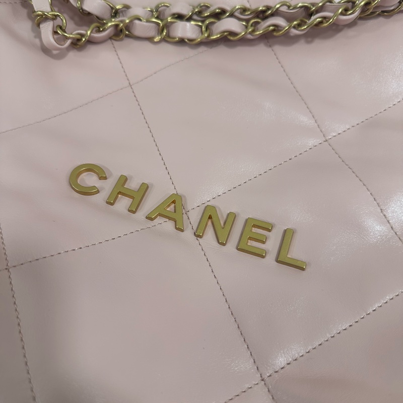 持有正貨標籤🏷️CHANEL 22 Small size 超美的奶油粉色 金扣-8