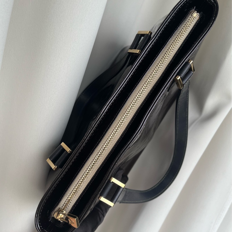 「🍖中秋檔期下殺🍖」(原廠防塵袋 米色內裏)LV Vernis 薇薇安 肩背包 手提包👜-11