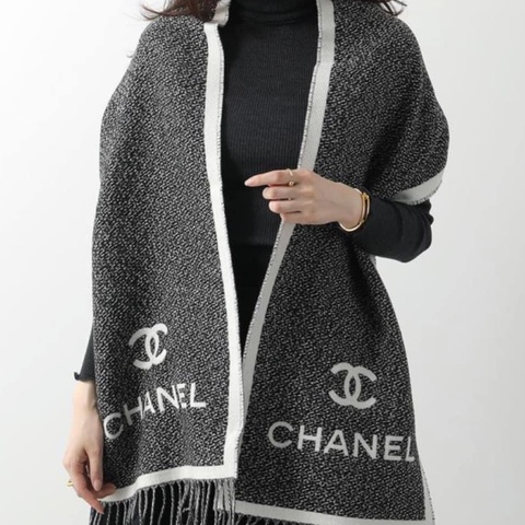 Chanel 黑花灰 雙面色24B新款披肩圍巾🩶全新圍巾