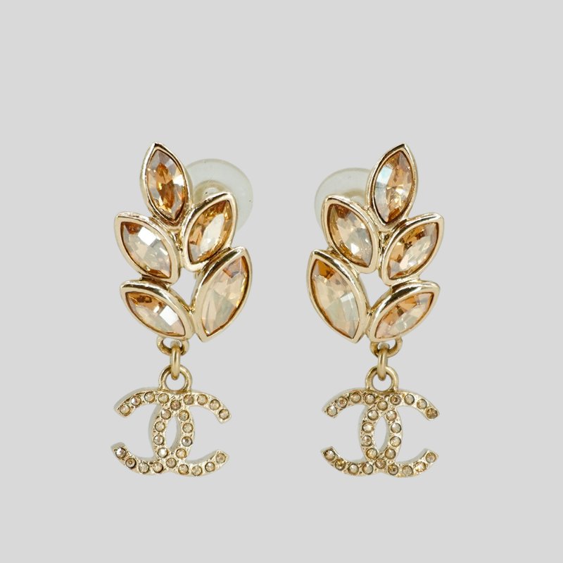 Chanel 麥穗雙C鑽夾式耳環(淡金)-1