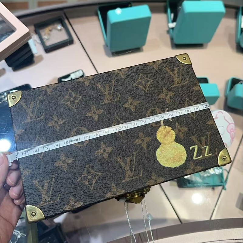 Louis Vuitton路易威登COFFRET TRESOR 婚嫁系列硬箱 正紅色 珠寶首飾盒 經典化妝箱 珠寶箱，19年購入-5