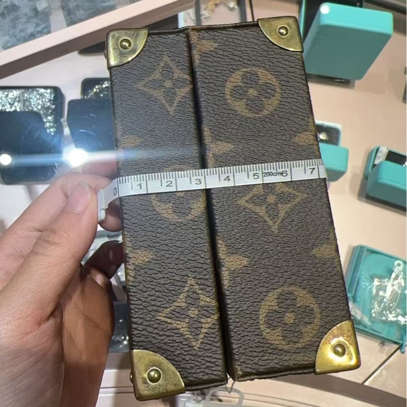Louis Vuitton路易威登COFFRET TRESOR 婚嫁系列硬箱 正紅色 珠寶首飾盒 經典化妝箱 珠寶箱，19年購入-6