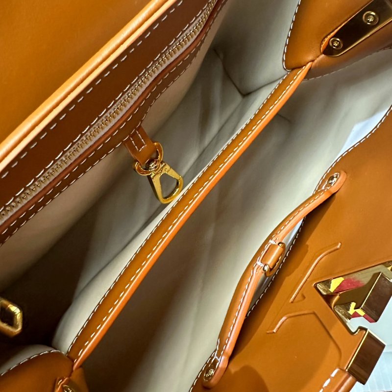 LV Capucines帆布拚焦糖色牛皮手提包M57361-5