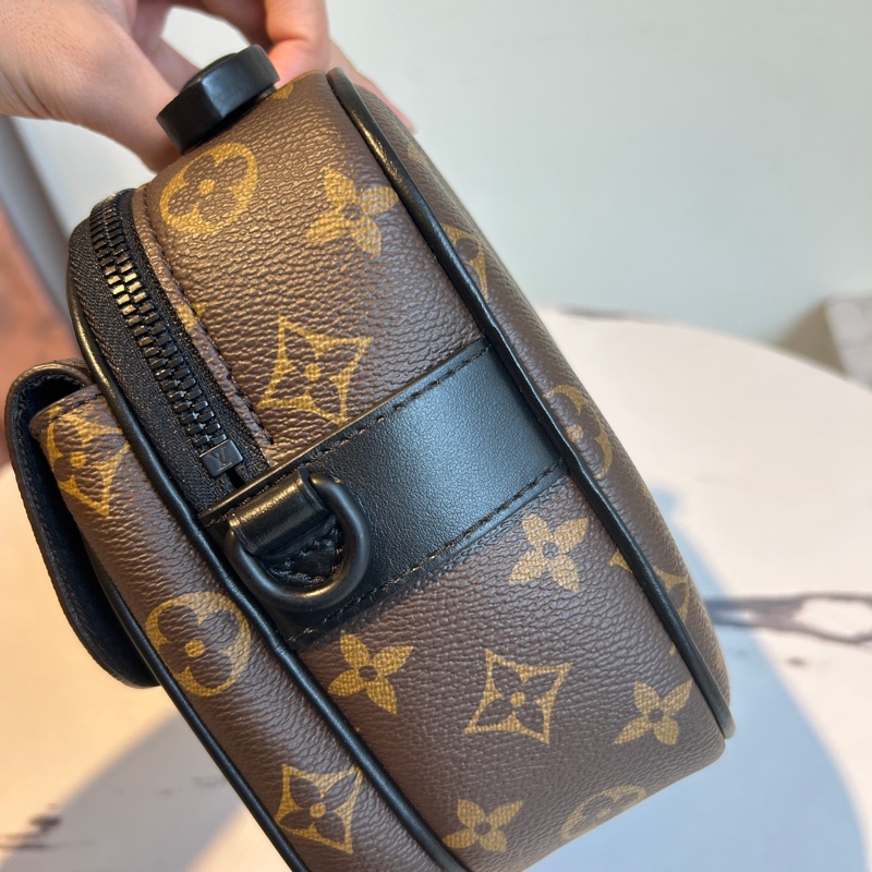 lv 郵差包🥳🥳男生背好好看-6