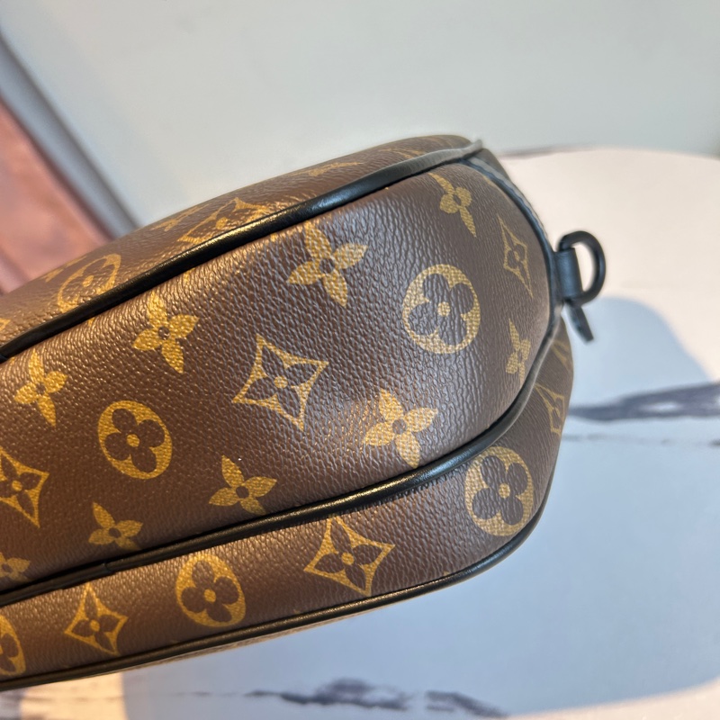 lv 郵差包🥳🥳男生背好好看-7
