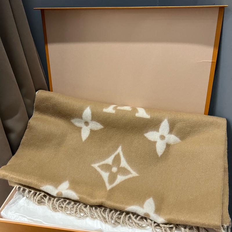 全新閒置 Louis Vuitton LV Reykjavik 山羊絨 圍巾 奶茶-1