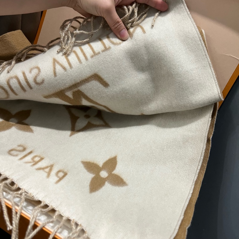 全新閒置 Louis Vuitton LV Reykjavik 山羊絨 圍巾 奶茶-7