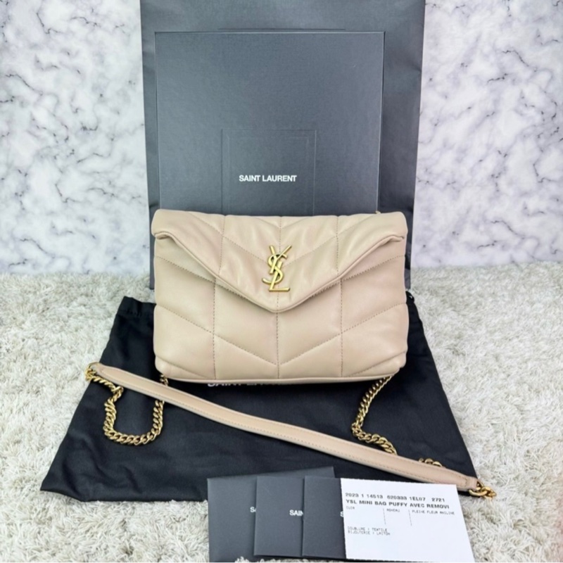 可議價YSL Loulou puffer 迷你雲朵包 斜背包 奶茶色-7