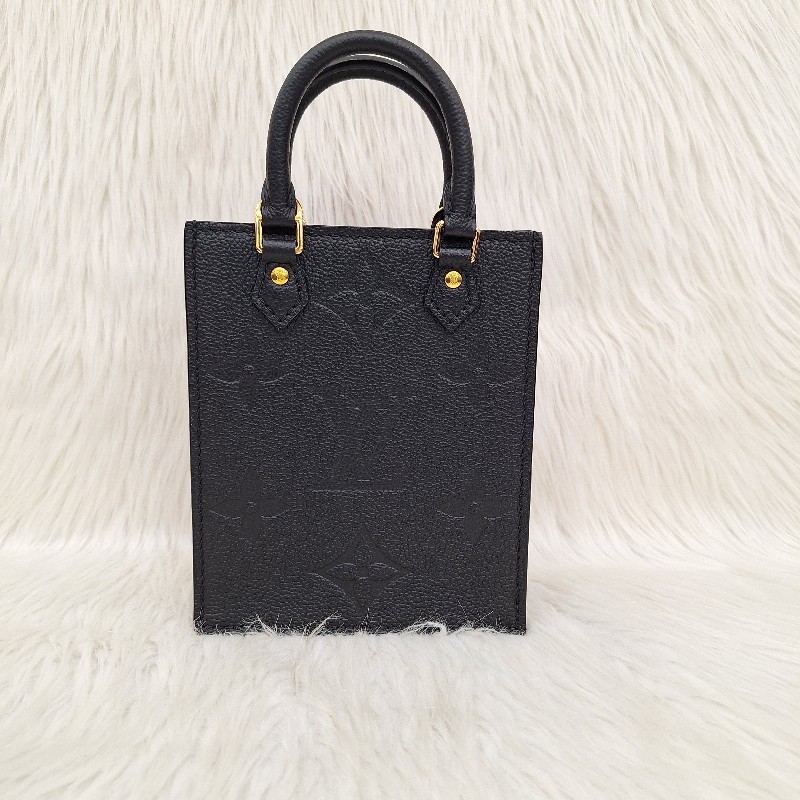 LV M81417晶片款 黑荔枝皮 金釦 MINI PETIT SAC PLAT 琴譜包-4