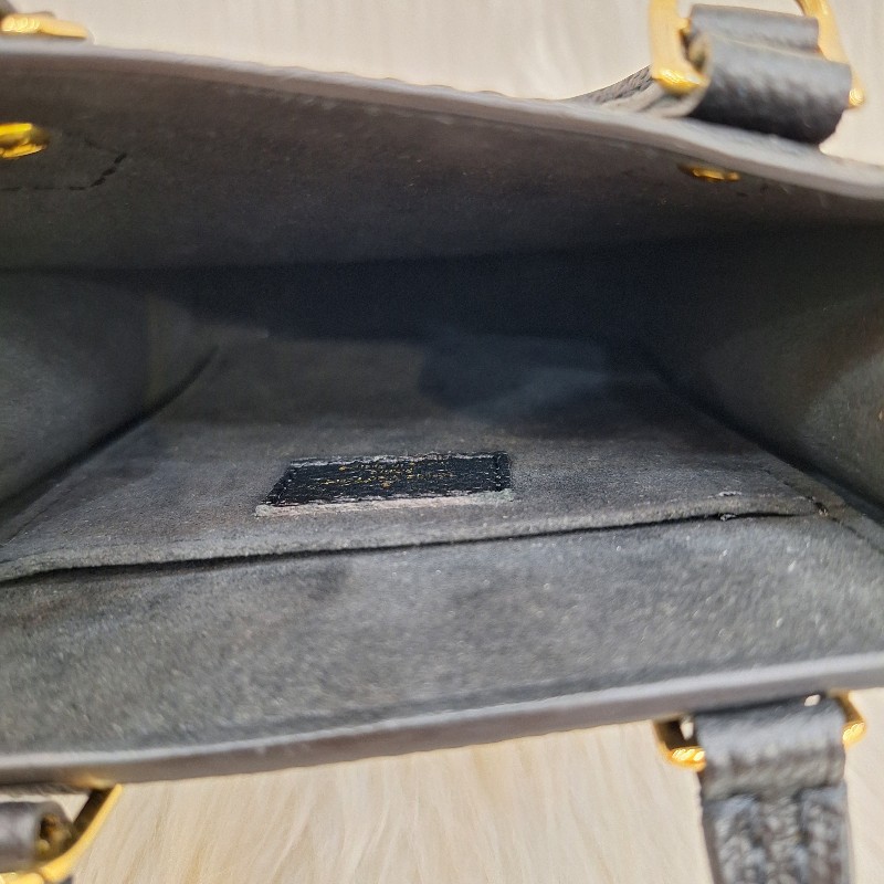 LV M81417晶片款 黑荔枝皮 金釦 MINI PETIT SAC PLAT 琴譜包-10