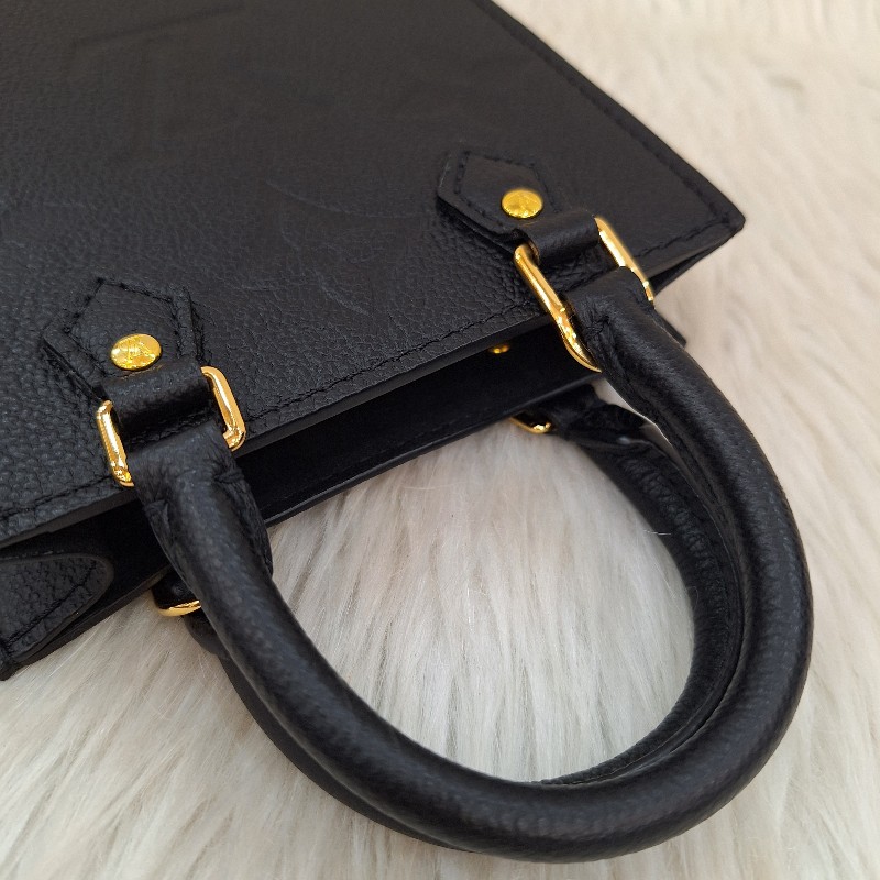 LV M81417晶片款 黑荔枝皮 金釦 MINI PETIT SAC PLAT 琴譜包-15