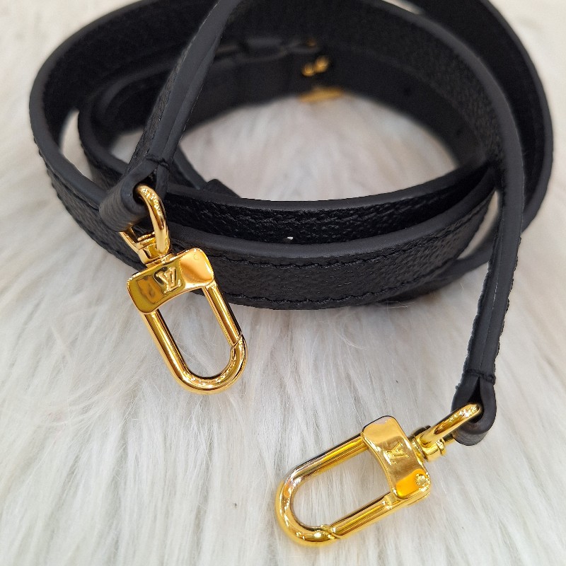 LV M81417晶片款 黑荔枝皮 金釦 MINI PETIT SAC PLAT 琴譜包-17