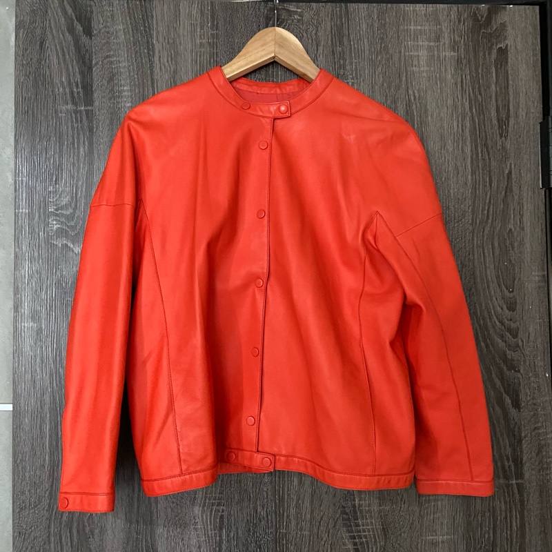 【美收精品】Hermes 品牌標準色 橘紅皮衣外套 銀釦 98-149-1