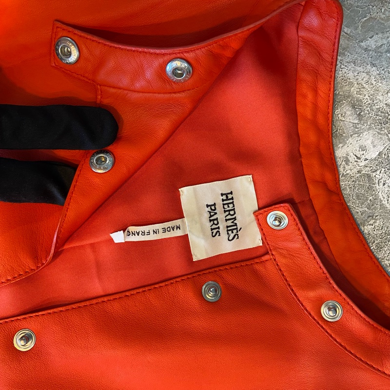 【美收精品】Hermes 品牌標準色 橘紅皮衣外套 銀釦 98-149-3
