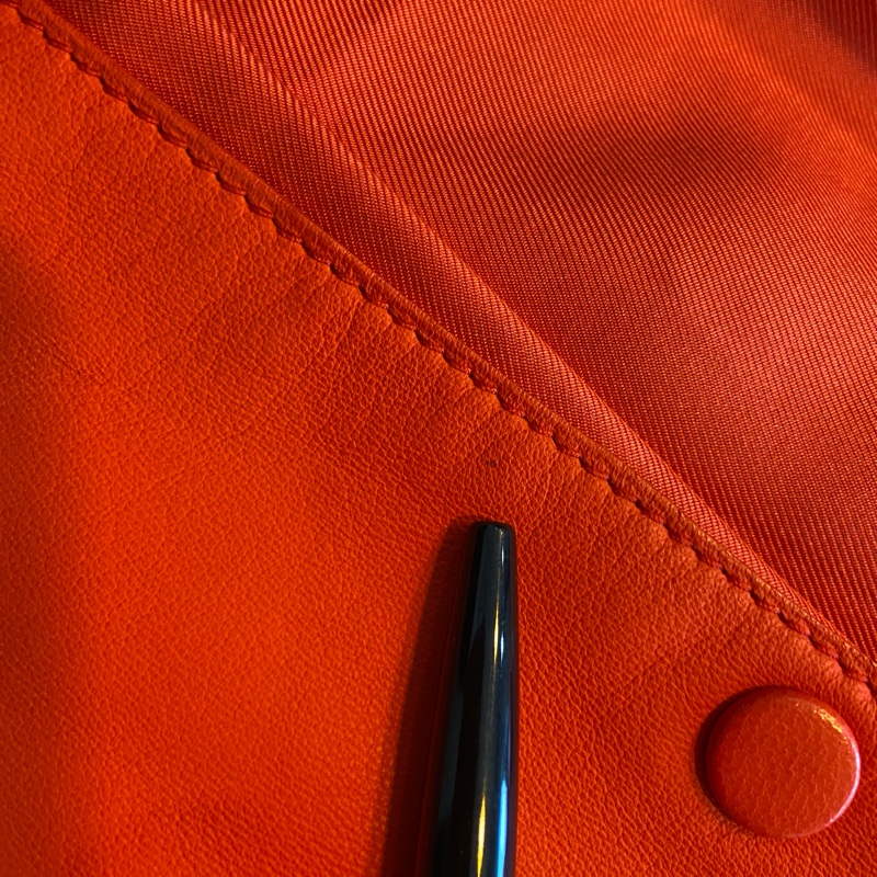 【美收精品】Hermes 品牌標準色 橘紅皮衣外套 銀釦 98-149-13