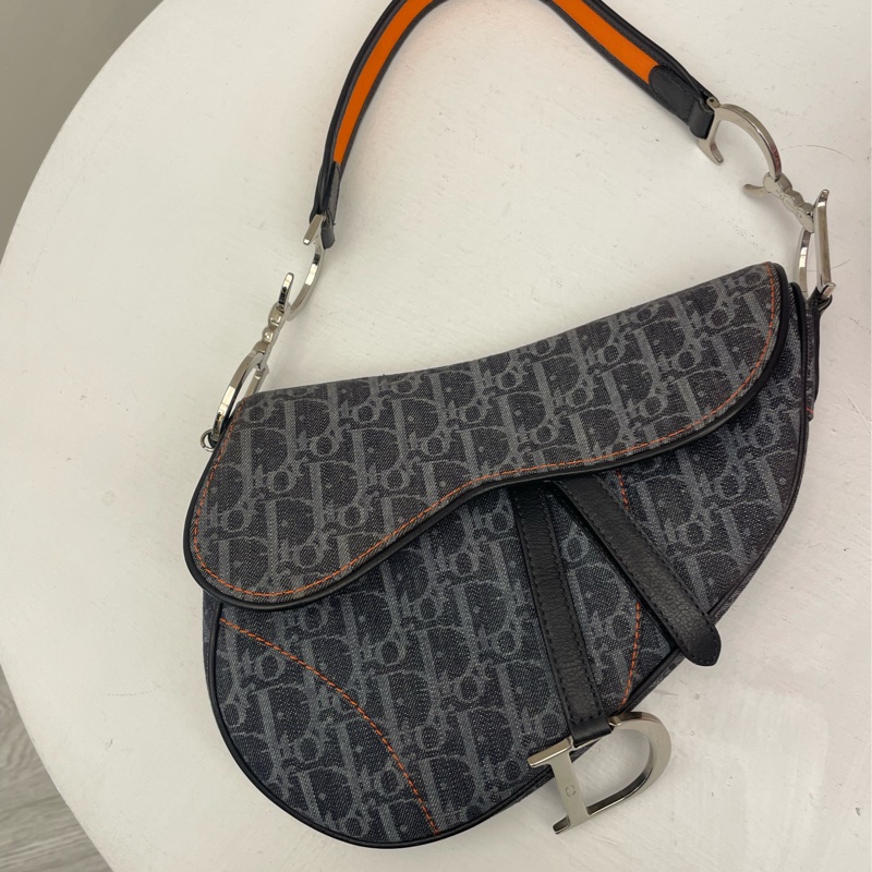 ▪️富貴選物FUGUEI▪️DIOR 海盜爺 飛行員系列 深藍色老花馬鞍包 銀釦-0