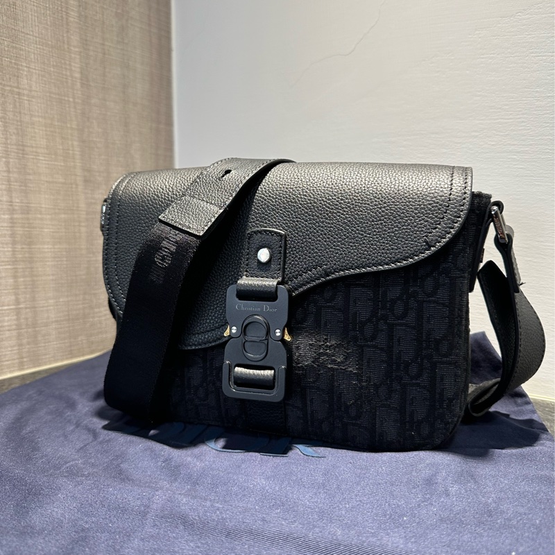 Dior Saddle小型翻蓋郵差包-1