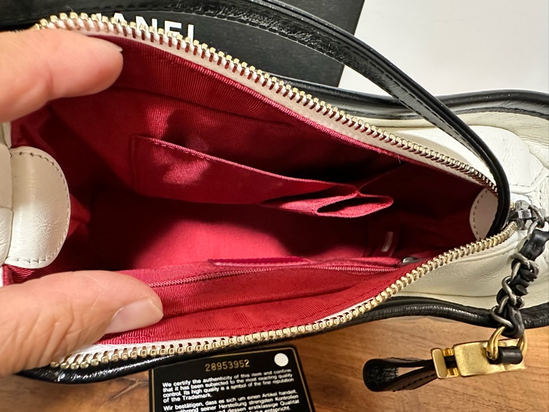 Chanel 香奈兒小號流浪包 黑白配色-2