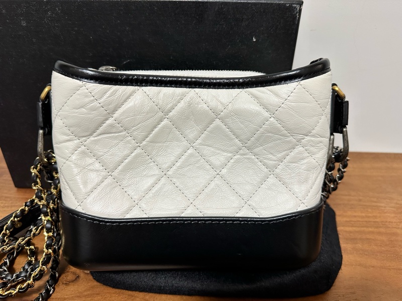 Chanel 香奈兒小號流浪包 黑白配色-8