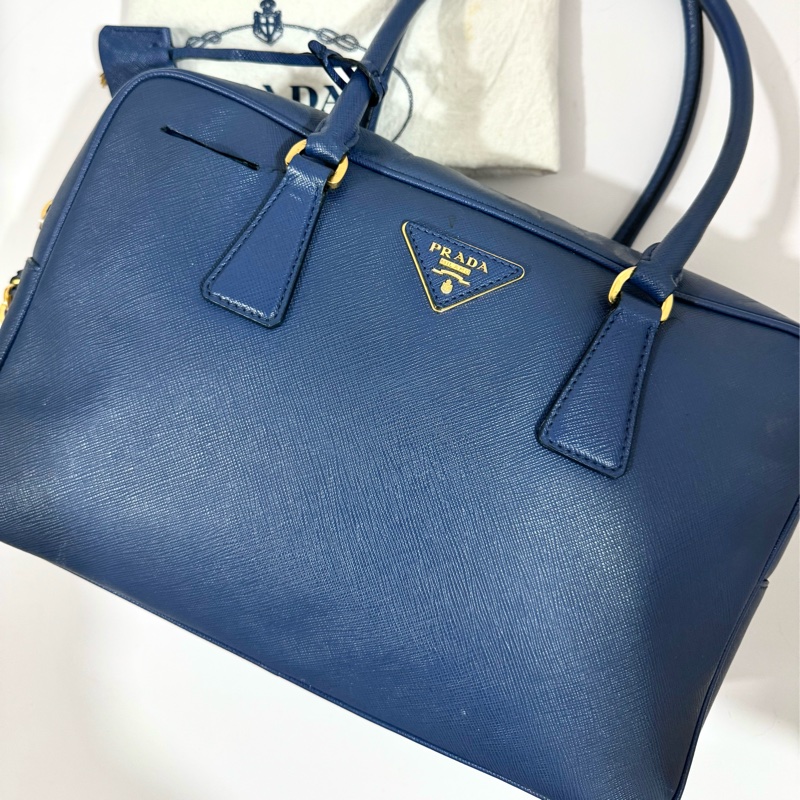 Prada saffiano bag💙-3