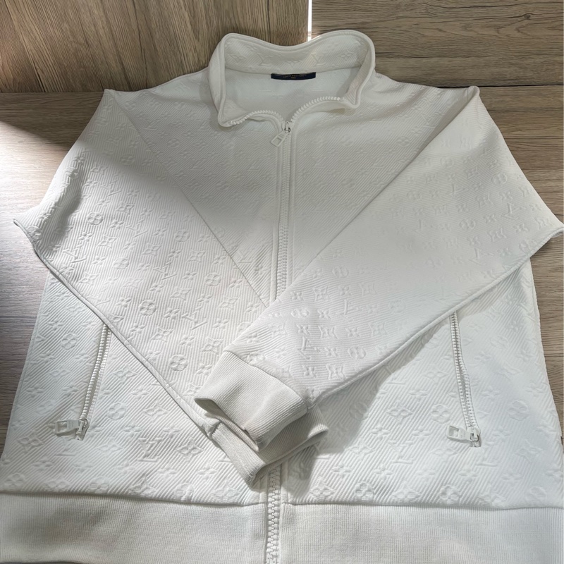 五折出清❗️Lv白色滿版Logo運動外套❗️精品外套百搭好看🤩-7