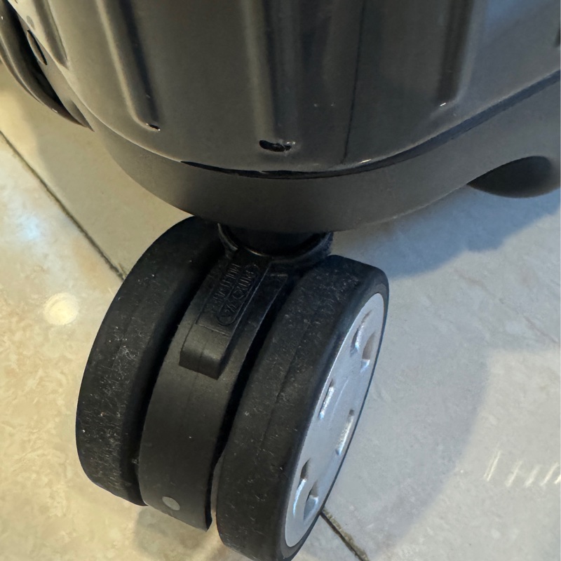 Rimowa 27寸行李箱-7