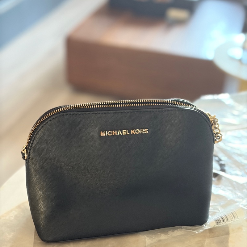 MICHAEL KORS NS CINDY 小貝殼包 黑色-1