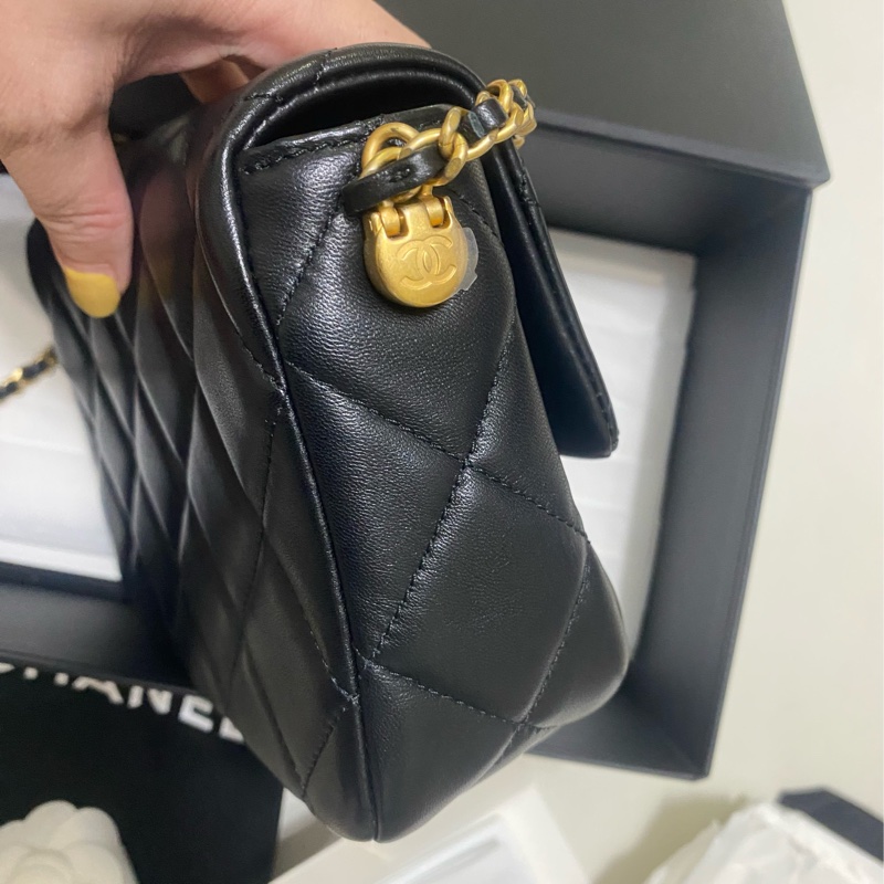 Chanel 珍珠鏈風衣調節釦 羊皮方胖子(芯片款）-25