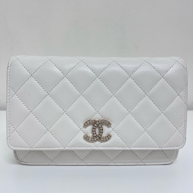 Chanel 23A 白色水鑽woc-1