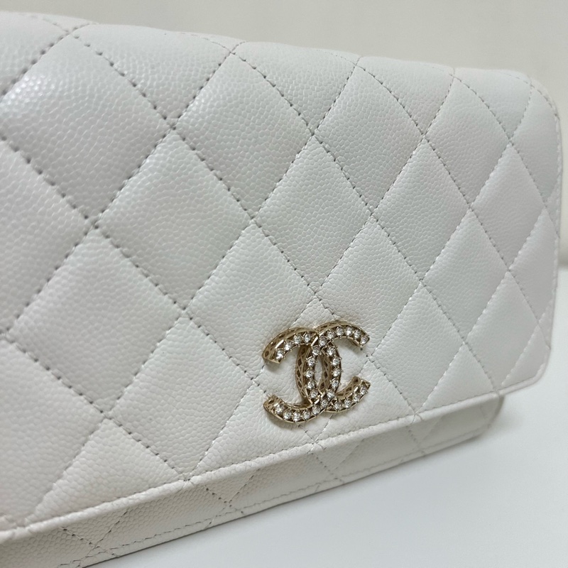 Chanel 23A 白色水鑽woc-2