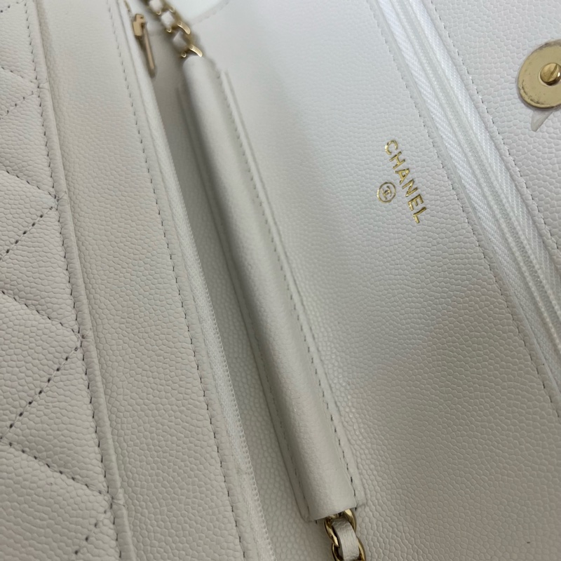 Chanel 23A 白色水鑽woc-3