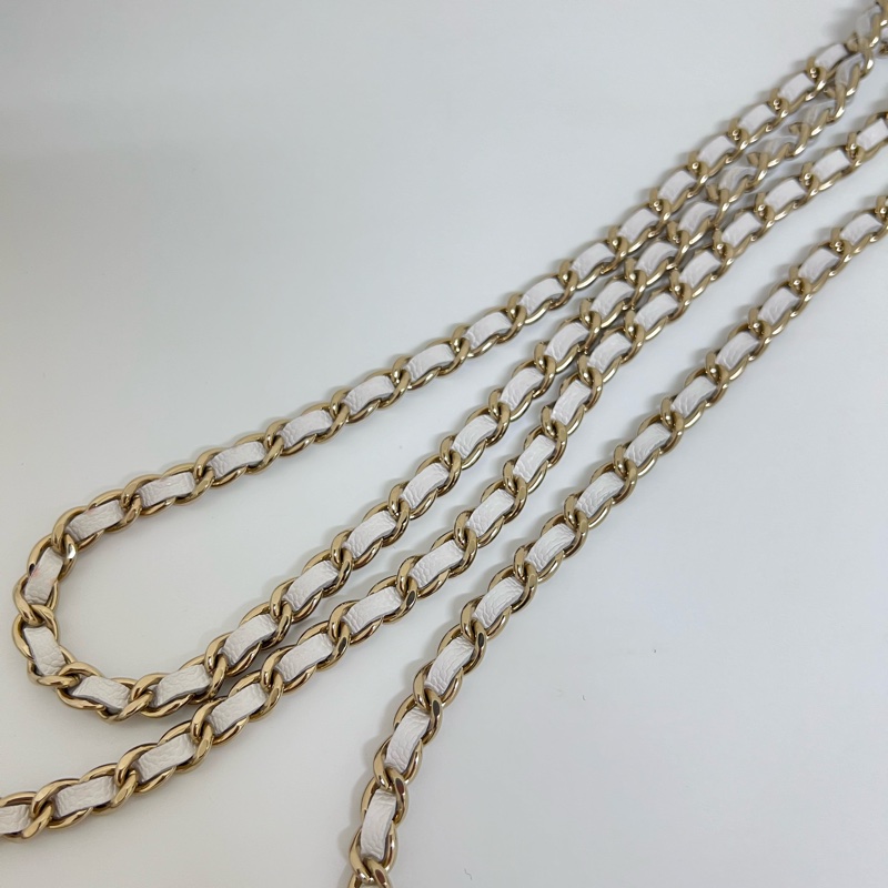 Chanel 23A 白色水鑽woc-13