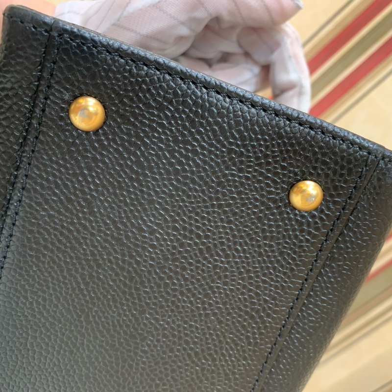 Chanel  中古黑金牛刺繡Logo手提包 30*23.5*11cm-13