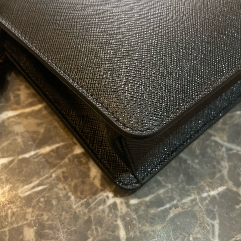 ▪️富貴選物FUGUEI▪️ PRADA 防刮牛皮手拿包-3