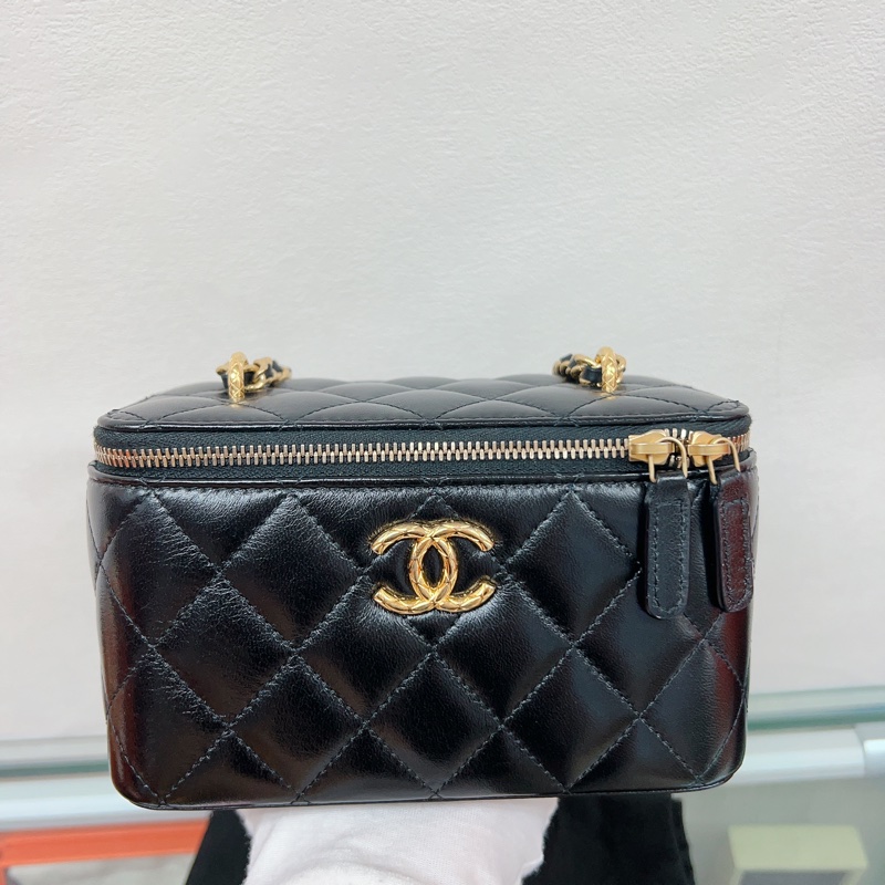 Chanel vanity 油臘皮黑金雙鏈條盒子/化妝包-1