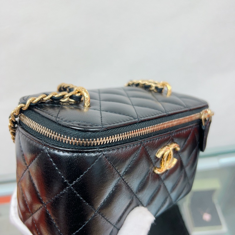 Chanel vanity 油臘皮黑金雙鏈條盒子/化妝包-8
