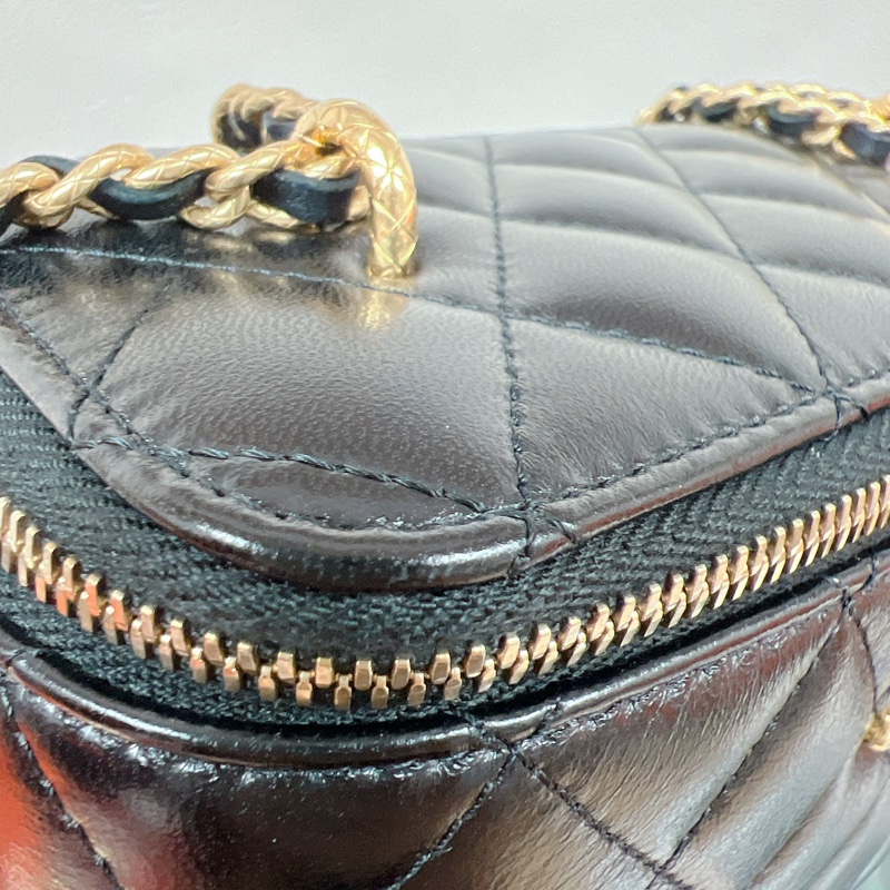 Chanel vanity 油臘皮黑金雙鏈條盒子/化妝包-9